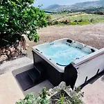 Vakantiehuis Casitas - Casa Higo With Shared Jacuzzi